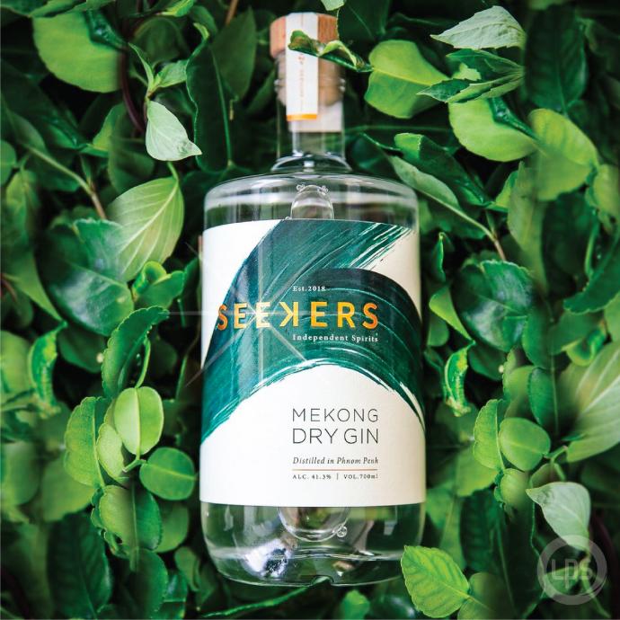 Metallic labels for gin