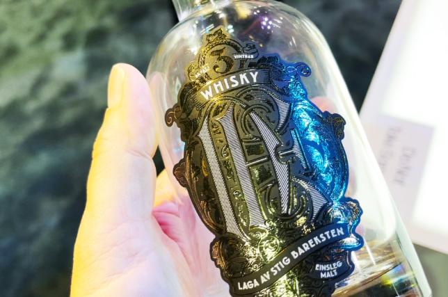 Laminates and varnishes